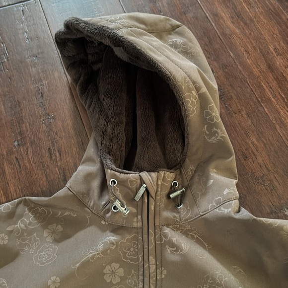 WHITE SIERRA WINTER COAT - Picture 2 of 10